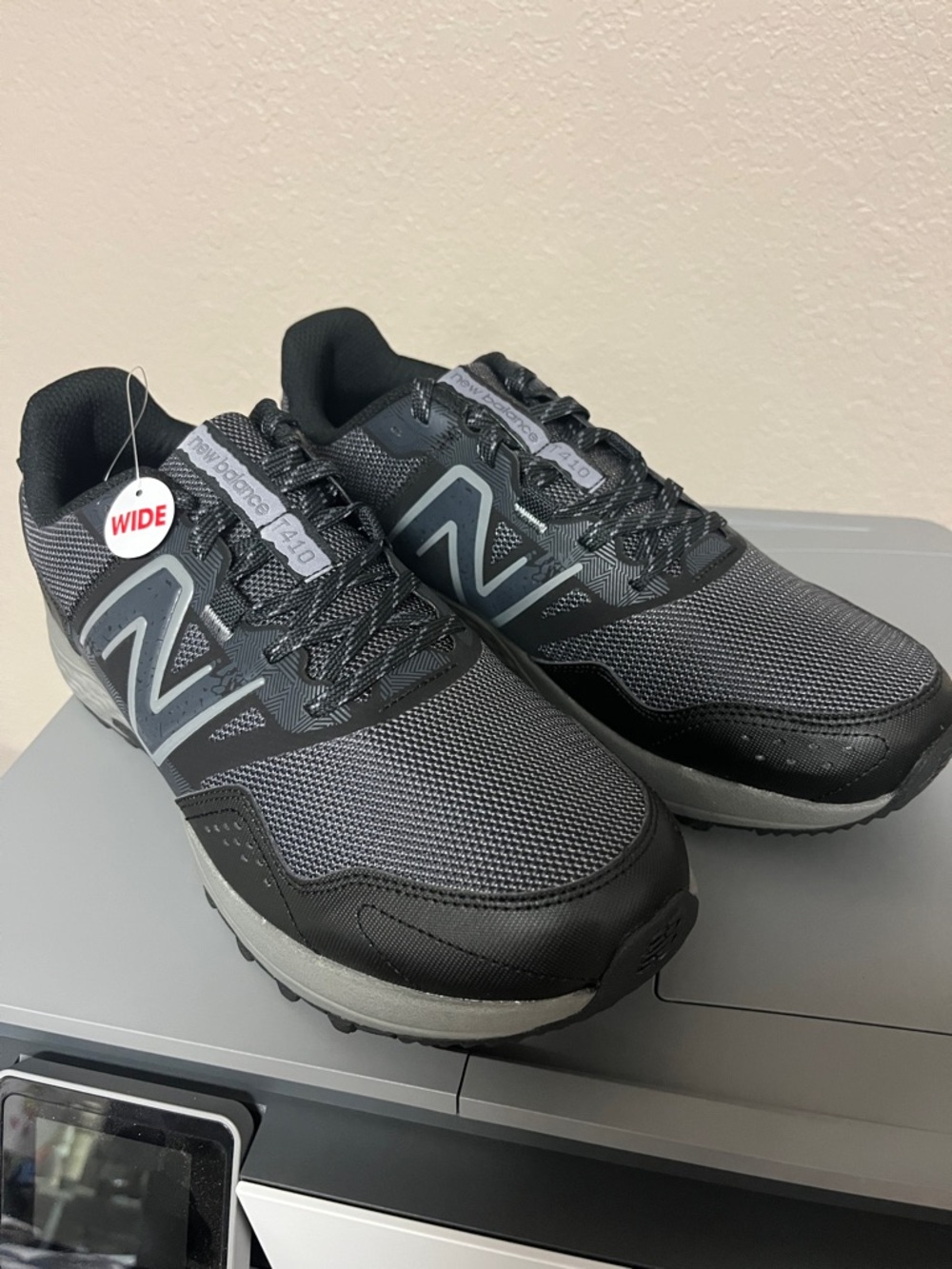 New Balance Men's Black and Gray Trail Sneakers